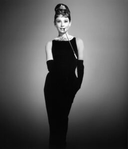 Audrey Hepburn... τα 8 fashion items που χρειάζεστε για να αντιγράψετε το στυλ της!!!